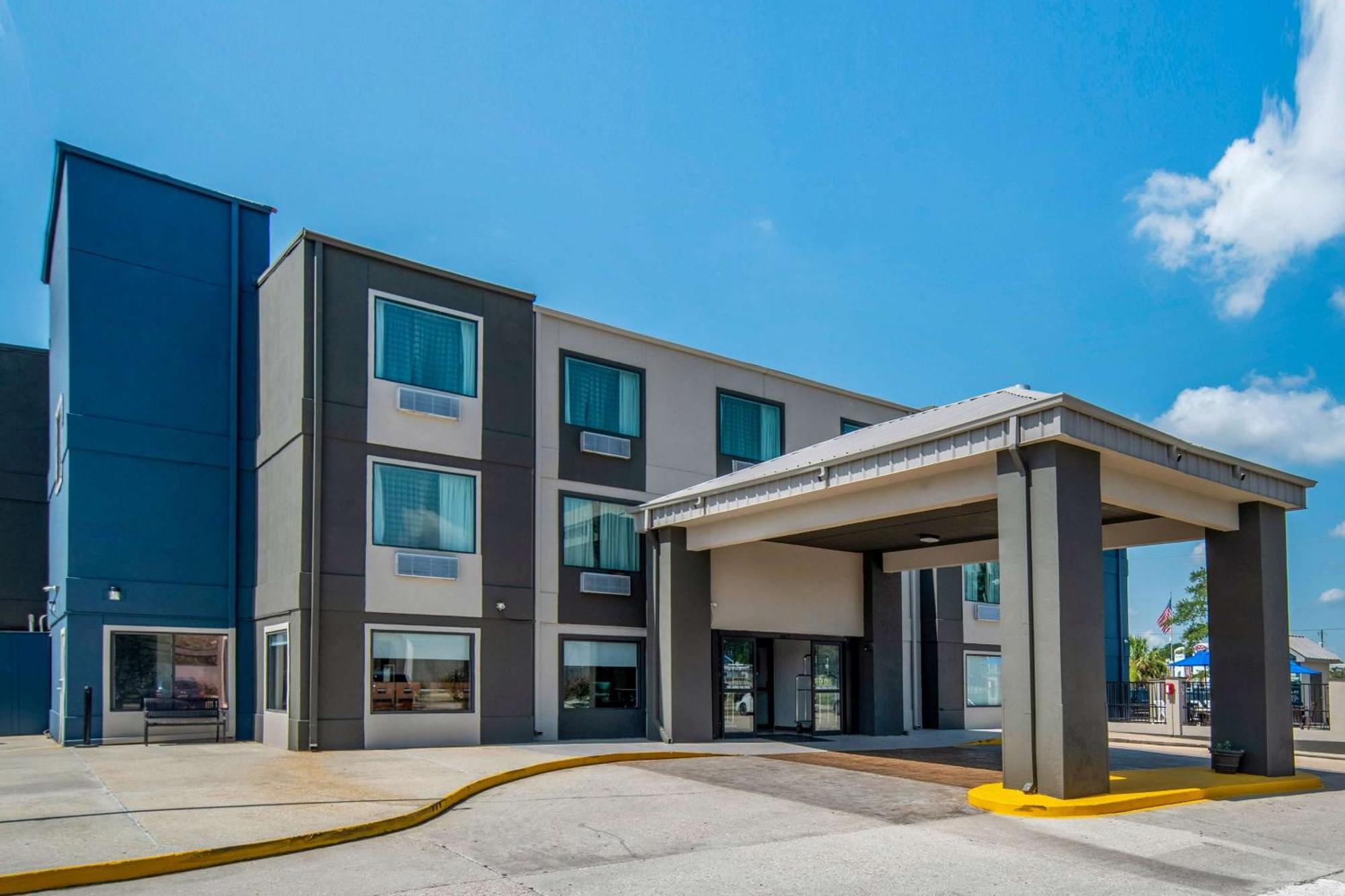 Quality Suites Baton Rouge East - Denham Springs Dış mekan fotoğraf